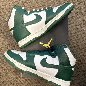 Nike Dunk High Australia - Green and White High-Top Sneakers